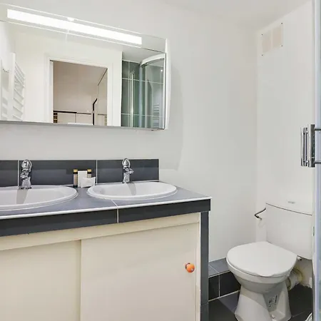 Spacious Apartment-2br-4p דירה *