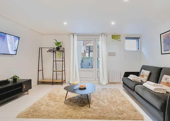 Spacious Apartment-2br-4p דירה *
